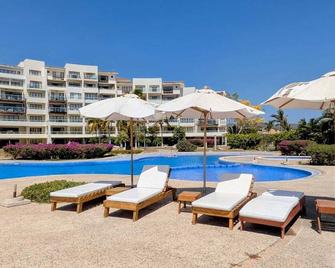 B NAYAR Beautiful apartment for up to 6 people in private neighborhood. - La Cruz de Huanacaxtle - Pool