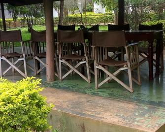 Kitolie Home & Lodge - Moshi - Patio
