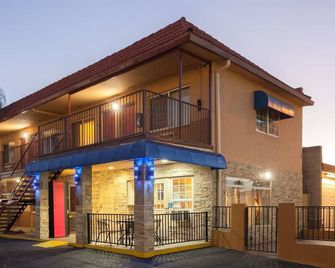 Travelodge by Wyndham El Cajon - El Cajon - Building