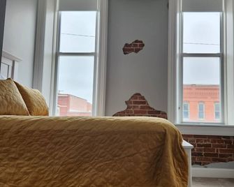 Modern Apartment on the Square “Gold” - Iola