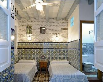 Hostal Lis - Seville - Bedroom