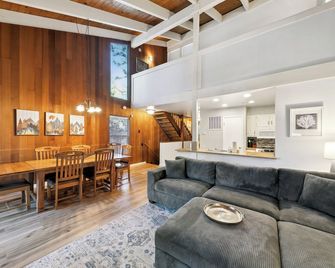 Lakeland Village 403 - Beach Peak Retreat - South Lake Tahoe - Sala de estar