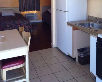 Deluxe Inn Motel - Indio - Dapur