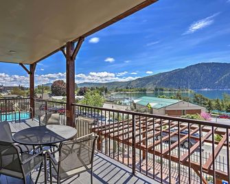 Modern Manson Condo w/ Pool & Lake Chelan Views! - Manson - Balcón