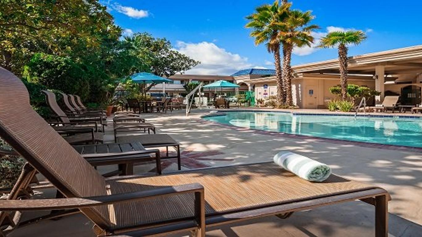 Best Western Plus Black Oak