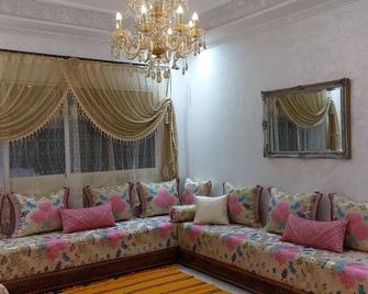 Sublime Moroccan Apartment - Fez - Living room