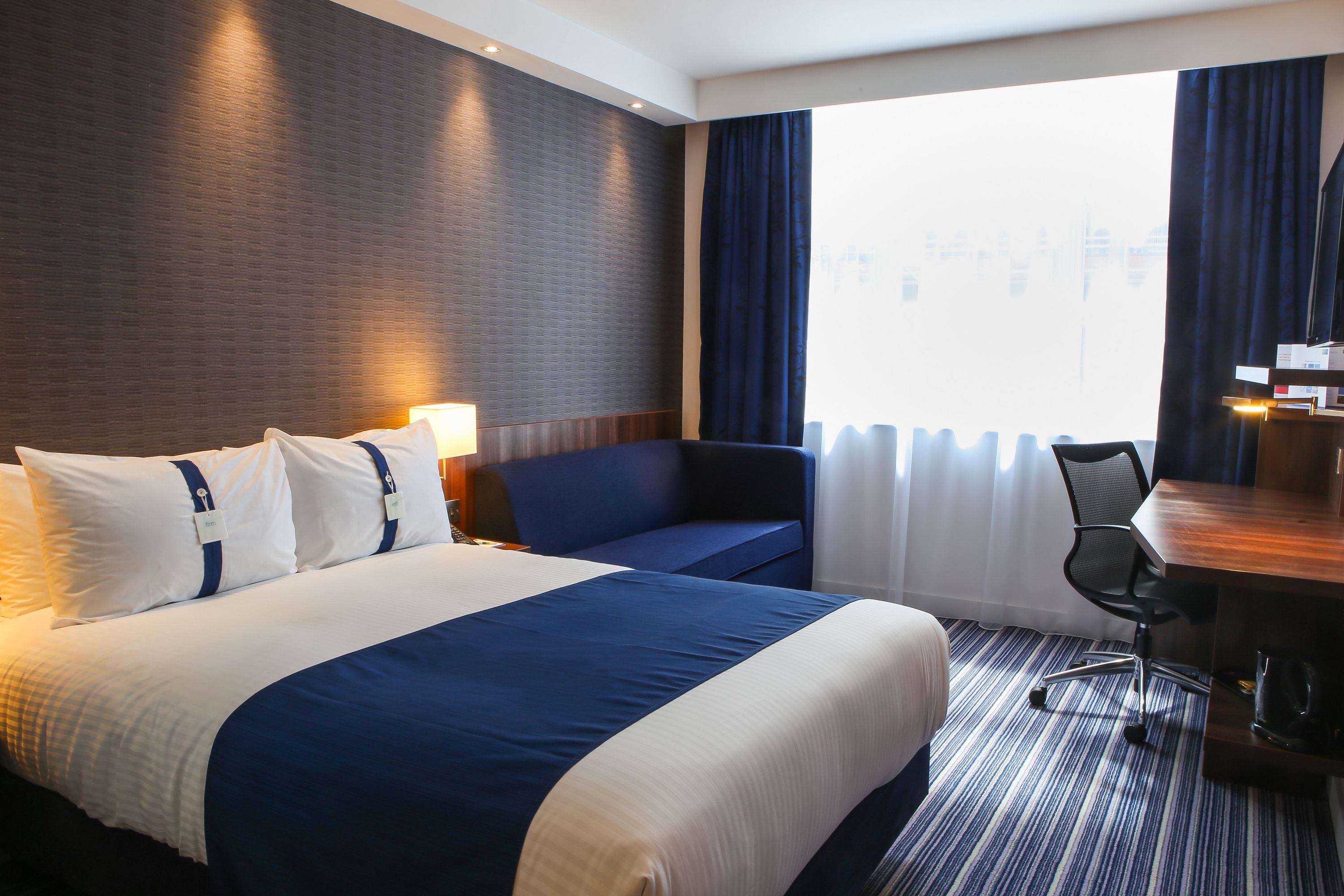 Holiday Inn Express London - Southwark By IHG - לונדון - חדר שינה