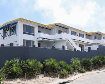 Scarborough Apartments - Scarborough - Building