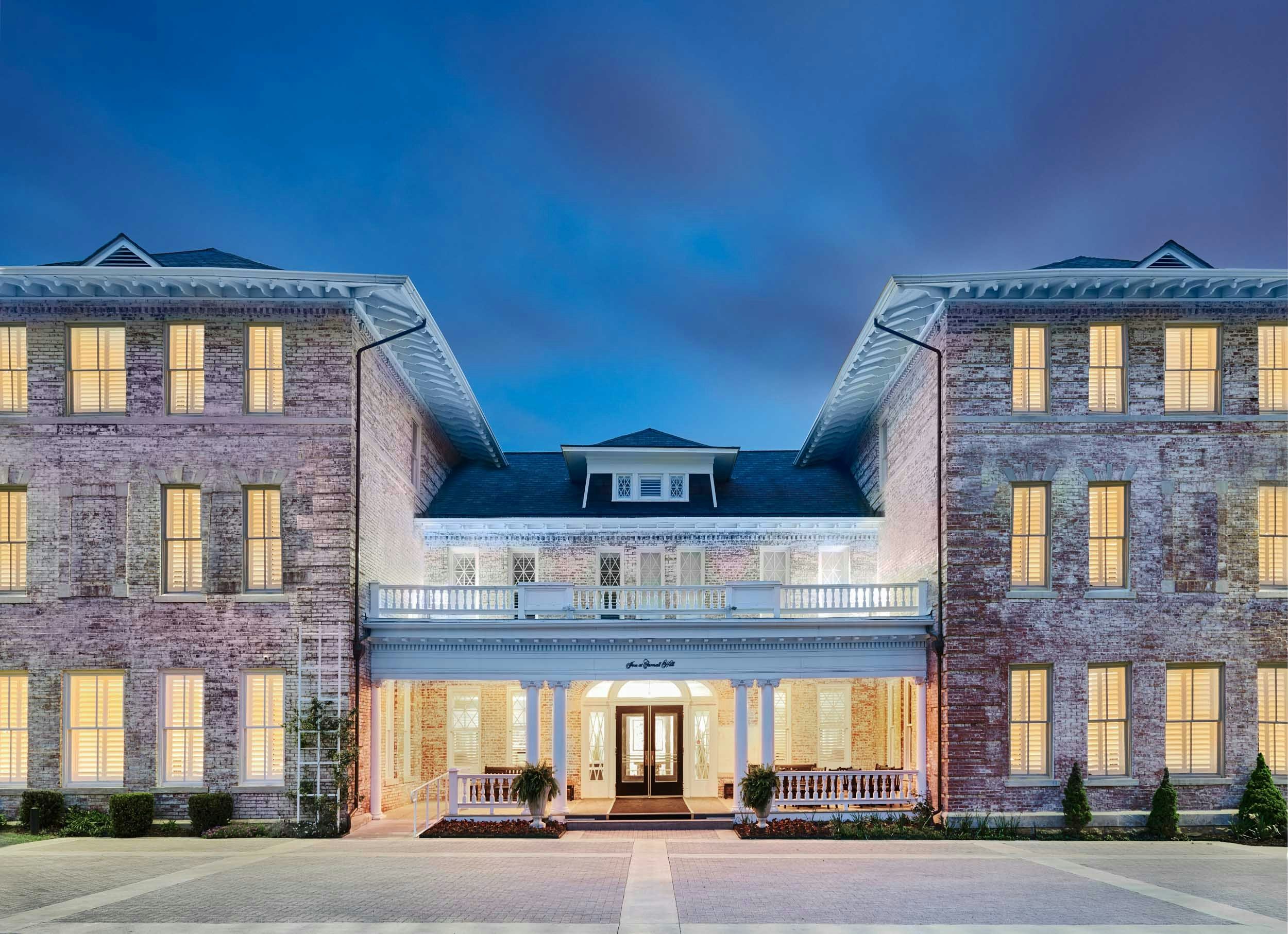 Inn at Carnall Hall - Fayetteville - Budova