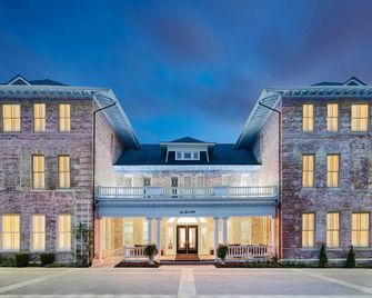 Inn at Carnall Hall - Fayetteville - Bina