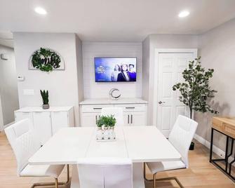 Exotic home 2bed 1 bath by sdstay - 萊蒙園 - 餐廳