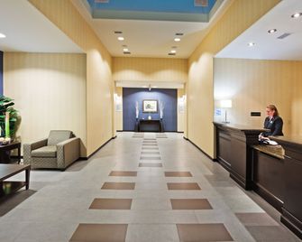 Holiday Inn Express & Suites Okmulgee By IHG - Okmulgee - Lobby