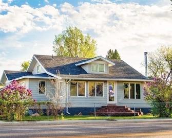 The Big Horn Retreat: 4Bed/2Bath in Heart of Ten Sleep - Adventure meets Comfort - Ten Sleep - Edificio