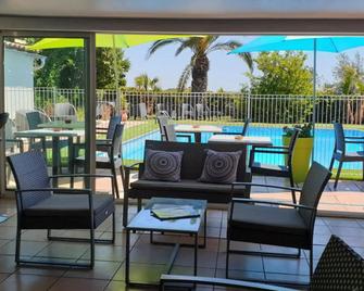 Hotel Althea - Béziers - Balcony