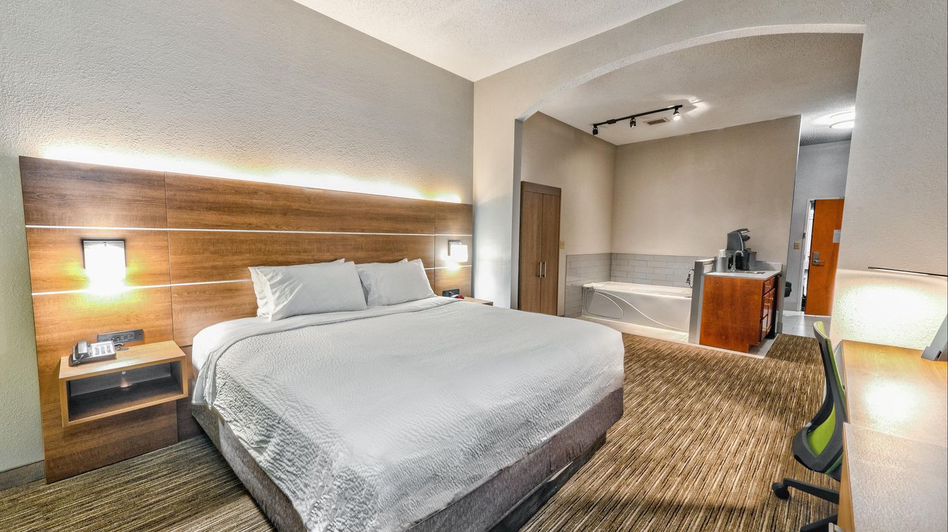 Holiday Inn Express & Suites Goshen By IHG