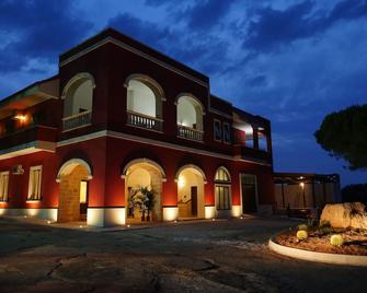 Tenuta Cavalieri - Leverano - Edificio