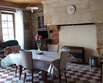 Apartment at Haut Pourret in Saint Emilion (Gironde) - Saint-Émilion - Dining room