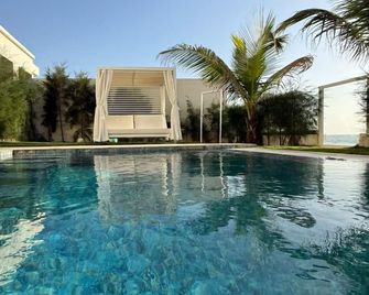 Villa Italia Somone Maison d'Hôte de Luxe - Somone - Piscina