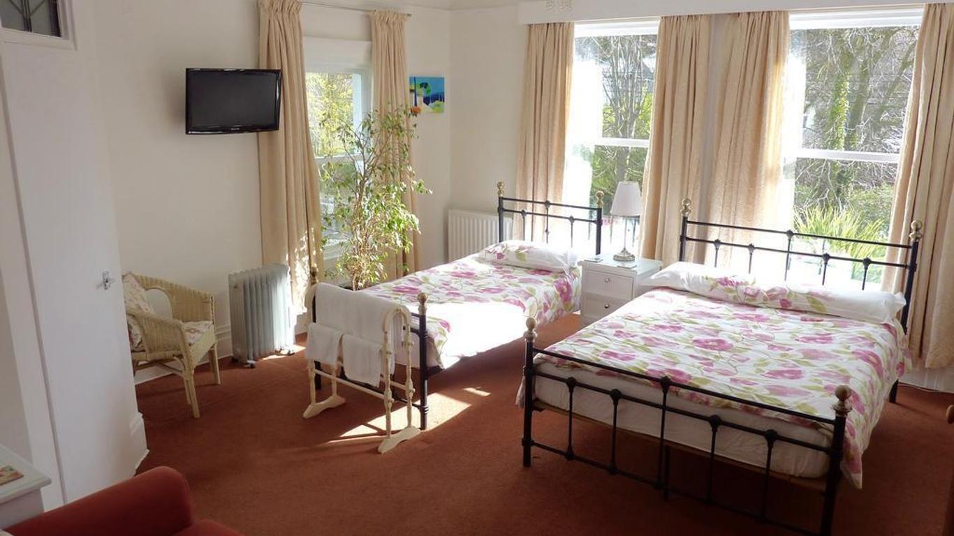 Derrin Guest House
