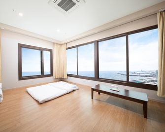 Palace Hotel Jeju - Чеджу - Спальня