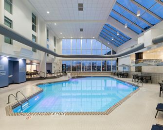 Doubletree by Hilton East Madison East - Madison - Pool