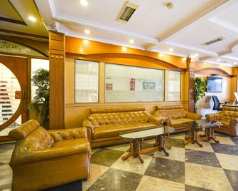 Fabhotel Marjan International - Hyderabad - Lobby