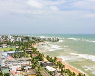 Fully Furnished 2 Bedroom Apartment with Sea View - Dehiwala-Mount Lavinia