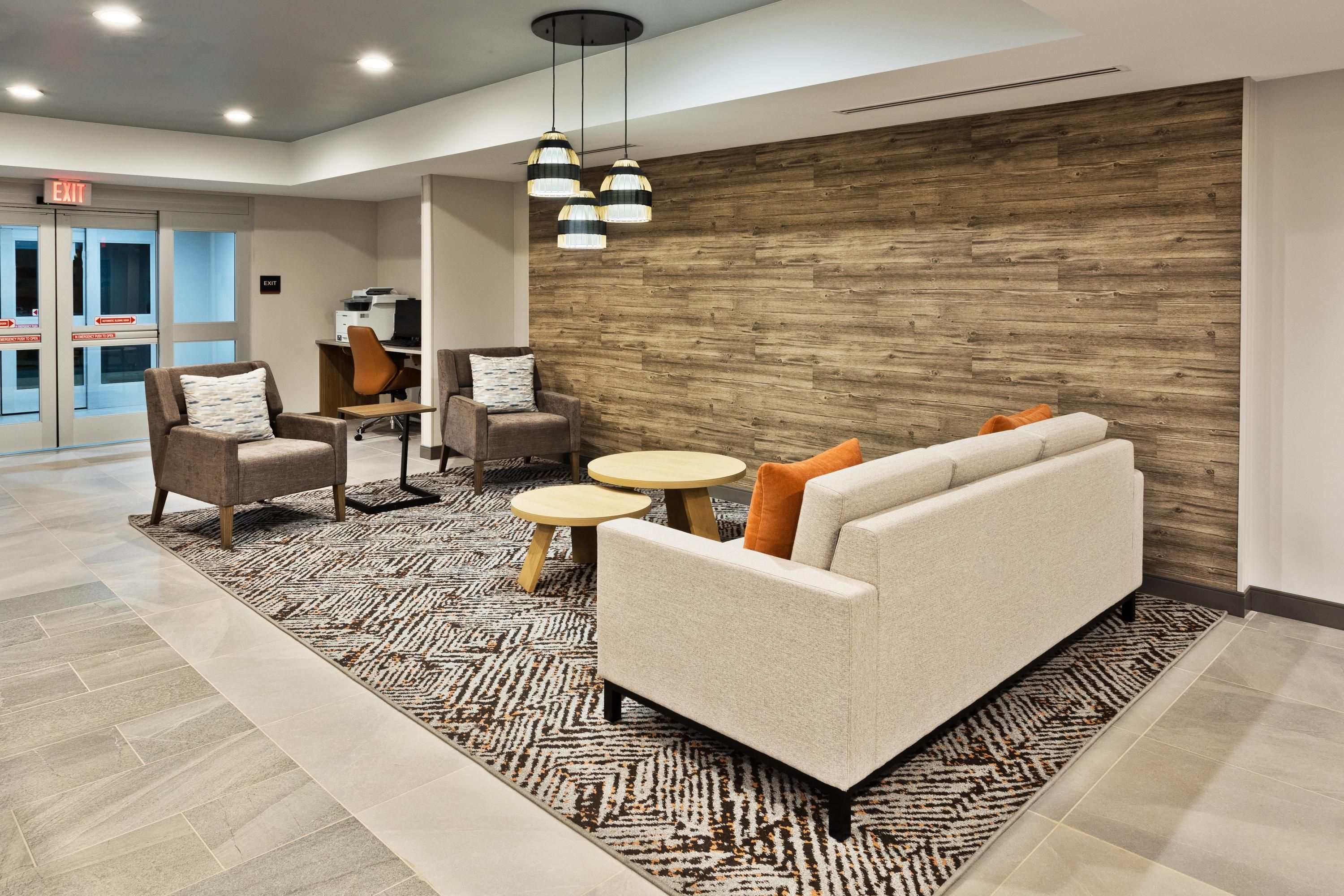Candlewood Suites Dothan By IHG - Дотан - Лоббі