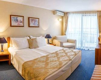 Fjord B&B - سوزوبول - غرفة نوم