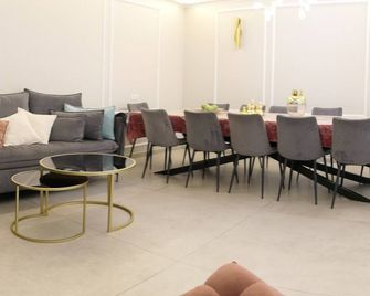 A luxurious 5-bedroom house in the fabulous RBS A. - Beit Shemesh - Dining room