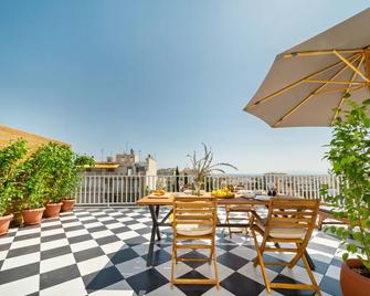 Luxurious Apartment with Big Sea View Terrace - Central Location - Glyfada - Balcony