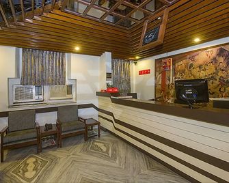OYO 8860 Hotel Welcome - Mumbai - Front desk