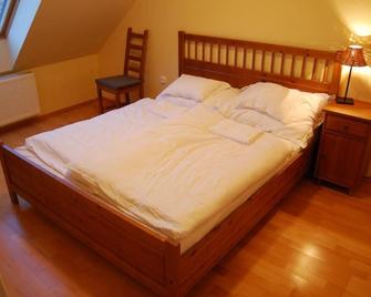 Jackfall Apartman Es Fogado - Villány - Bedroom