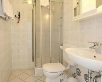 Aparthotel Berlin - Bad Nenndorf - Bathroom