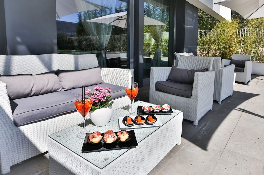 One Hotel & Restaurant - Dalmine - Innenhof