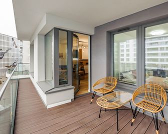 Apartamenty Sun & Snow Plac Unii - Gdynia - Balcon