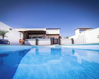 Villa Coco Bay - Playa Blanca - Pool