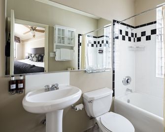 The Willows Hotel - Chicago - Bathroom