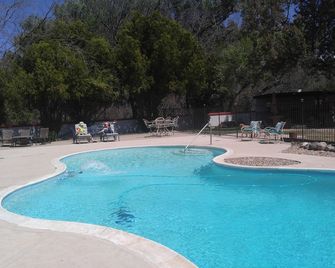 Rancho Santa Cruz - Tumacacori-Carmen - Pool
