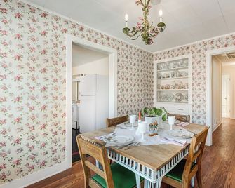 Noble House by Stahancyk House - Prineville - Eetruimte