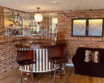 Beautiful lake view unit/Sauna /Kayak & Skate seasonal available - Dartmouth - Bar