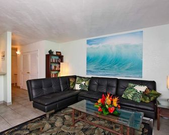 Kihei Garden Estates G-102 - Kīhei - Living room