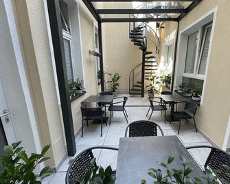 Hotel Palm Premium - Düsseldorf - Patio