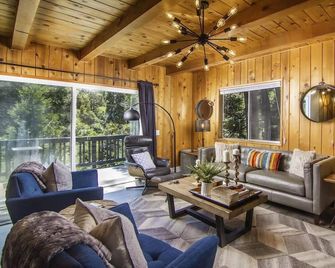 Whispering Pine Modern Luxe 3 Level 2000 Sqft Ac View Dogs Village - Lake Arrowhead - Obývací pokoj