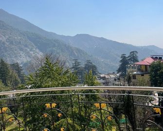 Hotel Sky Pie - Dharamshala - Balcony