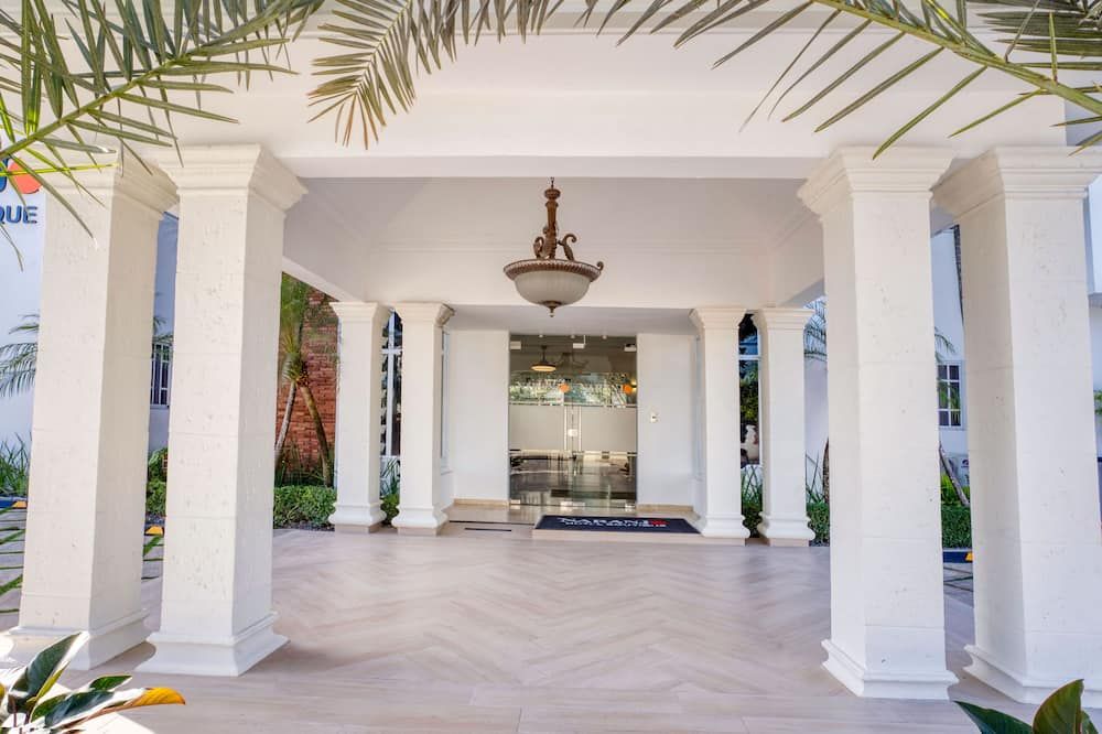Naranjo Hotel Boutique - Higüey - Lobby