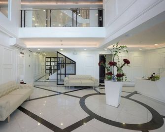 The Blu Hotel - Tabaco - Lobby