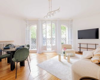 Charming apartment - 2BR-4P - Beaugrenelle - Paris - Sala de estar