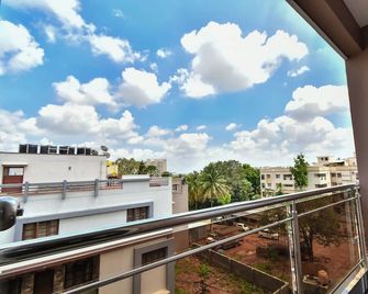 Ega Orchid, Luxury Apartment in Brookefield - Bangalore - Balkon