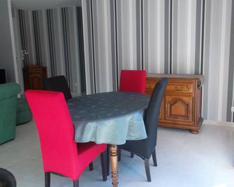 Detached villa, a quiet holiday - Villeneuve-lès-Béziers - Essbereich